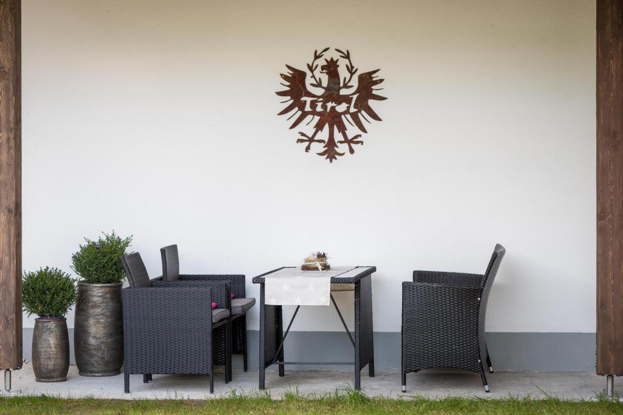 Ninas Residenzerl Apartment Kolsassberg ภายนอก รูปภาพ